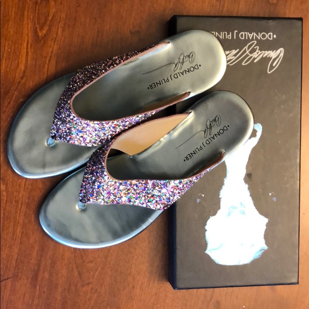 Stefan sandals